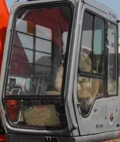 4457160日立の掘削機のタクシーの窓はシールとの位置Aの上のガラス前部を和らげた